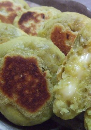 ☆さつま芋餅☆チーズ入り♪-レシピのメイン写真