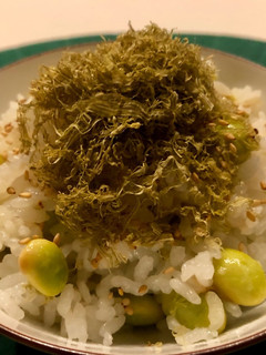 ふりかけこんぶ乗せ枝豆ごはん-レシピのメイン写真