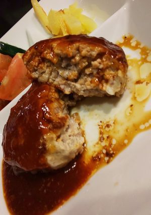 良いとこ取り!肉汁たっぷりハンバーグ-レシピのメイン写真