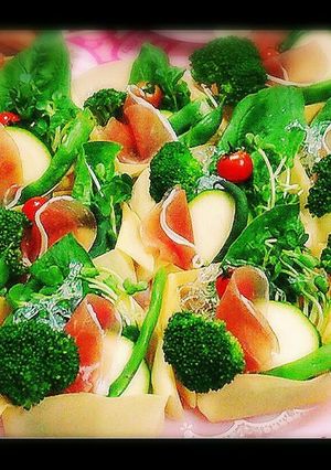 お皿まで食べられるサラダ♪-レシピのメイン写真
