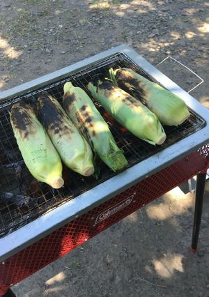 BBQ生のトウモロコシを丸ごと炭焼❗️-レシピのメイン写真