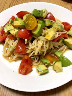 トマトとアボカドの和風冷製パスタ-レシピのメイン写真