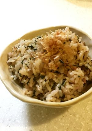 紫蘇ジュース作りで残った紫蘇で梅紫蘇ご飯-レシピのメイン写真