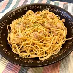 รูปของ 簡単☆ツナと玉ねぎのバター醤油パスタ♪