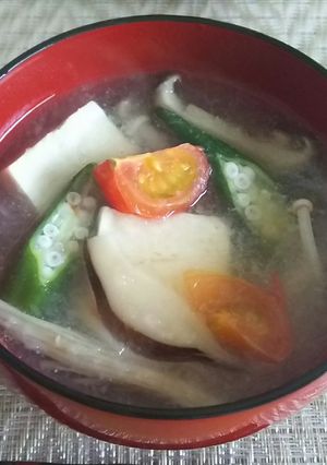 彩り野菜と豆腐と蕪のすり流し汁-レシピのメイン写真
