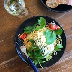 รูปของ ルッコラとトマトの冷製パスタ