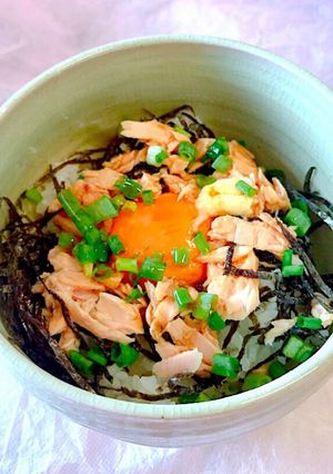 お昼ご飯に？超簡単！ツナの卵かけご飯-レシピのメイン写真