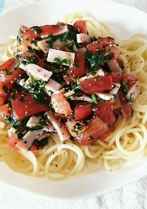 トマトとハムとモロヘイヤの冷製パスタ-レシピのメイン写真