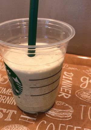 粉末緑茶と凍った牛乳で、抹茶フラペチーノ-レシピのメイン写真