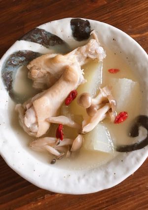 ダシで減塩♡冬瓜と鶏手羽元のスープ-レシピのメイン写真