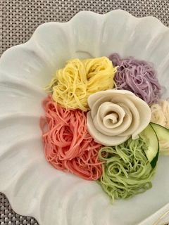 色そうめんに薔薇かまぼこで夏バテ防止-レシピのメイン写真