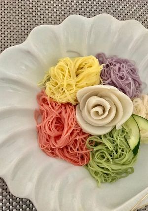 色そうめんに薔薇かまぼこで夏バテ防止-レシピのメイン写真
