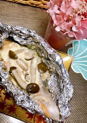 材料これだけ！鮭ときのこのホイル焼き♪-レシピのメイン写真