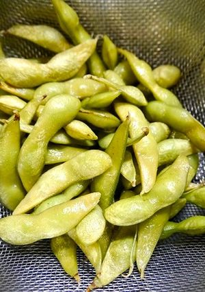 レンジで簡単！冷凍枝豆の戻し方☆コツあり-レシピのメイン写真