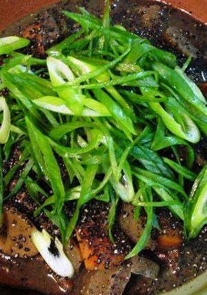 W黒胡麻で真っ黒もつ煮-レシピのメイン写真