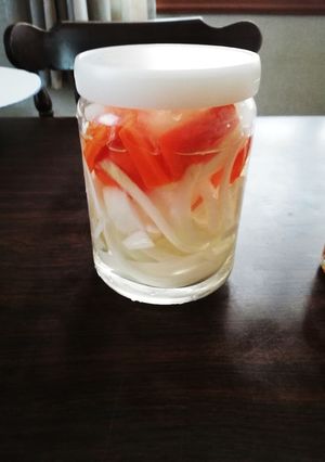 らっきょう酢漬け玉ねぎ&茹で人参-レシピのメイン写真