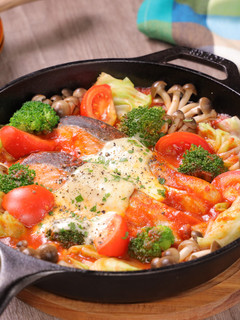 秋鮭ととろ～りチーズのトマトパッツァ-レシピのメイン写真