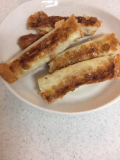 餃子の皮でウィンナーチーズ焼き-レシピのメイン写真