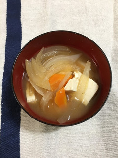 たっぷり玉ねぎ☆お味噌汁-レシピのメイン写真