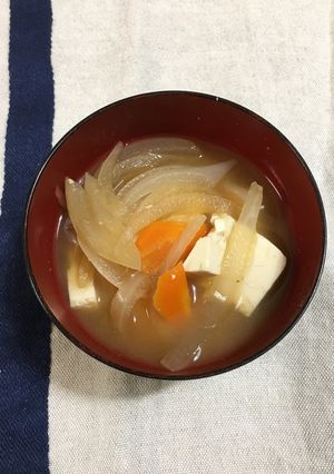 たっぷり玉ねぎ☆お味噌汁-レシピのメイン写真