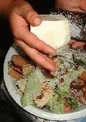 チーズが香る！シャキシャキのシーザーサラダ-レシピのメイン写真