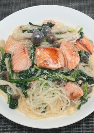 乾燥こんにゃくパスタでサーモンクリーム-レシピのメイン写真