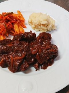 ☆牛肉の赤ワイン煮込み☆-レシピのメイン写真