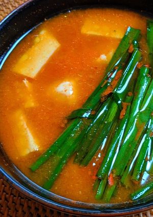豆富とニラのピリ辛味噌汁-レシピのメイン写真