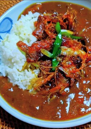 カルビ炒めのせレトルトカレー-レシピのメイン写真