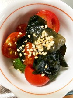 とろろ昆布とわかめおくらの酢の物サラダ-レシピのメイン写真
