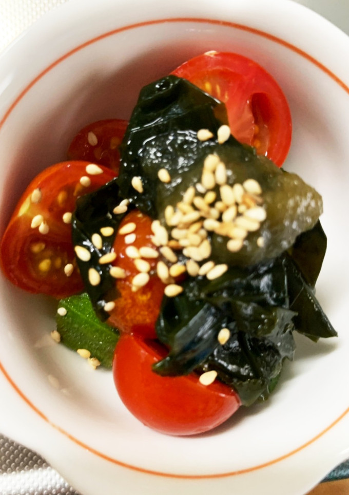 とろろ昆布とわかめおくらの酢の物サラダ-レシピのメイン写真