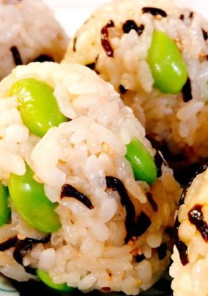 塩昆布と枝豆のおにぎり-レシピのメイン写真