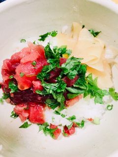 1人分レシピ:まぐろすき身丼 ごま油かけ-レシピのメイン写真