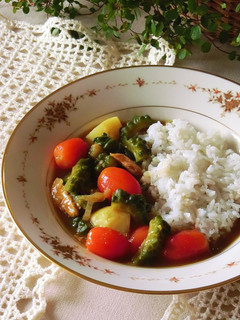 ゴーヤとミニトマトのスパイシーカレー-レシピのメイン写真