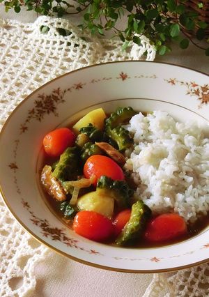 ゴーヤとミニトマトのスパイシーカレー-レシピのメイン写真