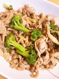 ブロッコリーとしめじの生姜焼き-レシピのメイン写真