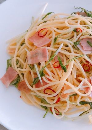 簡単♪水菜とベーコンのペペロンチーノ-レシピのメイン写真
