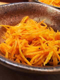 レンジで簡単!にんじんの七味ゴマ油和え-レシピのメイン写真