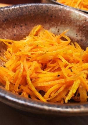 レンジで簡単！にんじんの七味ゴマ油和え-レシピのメイン写真