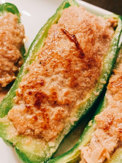 チーズとろーり肉汁溢れるピーマンの肉詰め-レシピのメイン写真