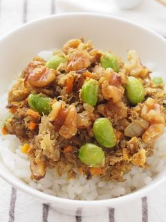 くるみとさばの和風カレーそぼろ丼-レシピのメイン写真