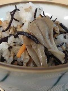 ひじきと舞茸のまぜごはん-レシピのメイン写真
