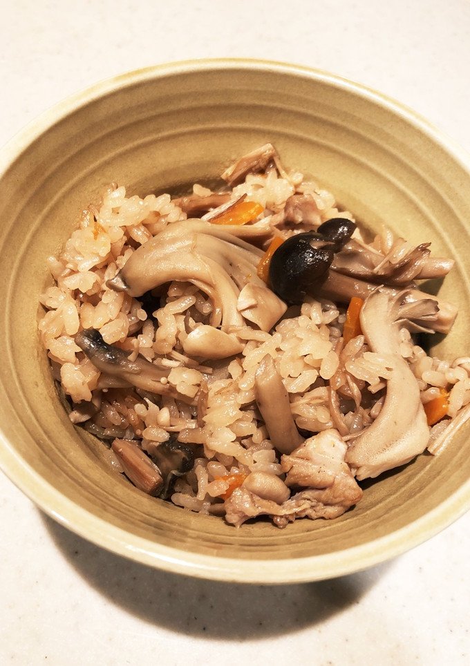 秋の味覚！たっぷりきのこの炊き込みご飯-レシピのメイン写真