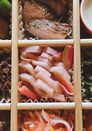 蓮根と紅芯大根のカルダモン甘酢 (お節)-レシピのメイン写真