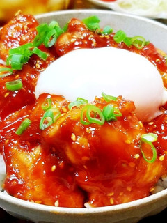 鶏胸肉のヤンニョムチキン丼-レシピのメイン写真