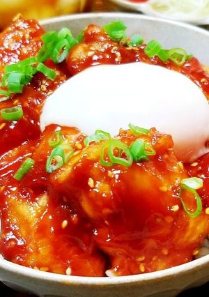 鶏胸肉のヤンニョムチキン丼-レシピのメイン写真