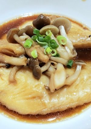 フライパンで♥カレイとしめじの蒸し煮♪-レシピのメイン写真
