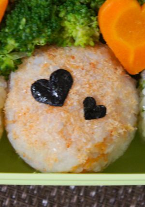 ピンクがかわいい♪干しエビのおにぎり-レシピのメイン写真
