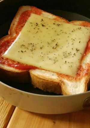 シンプルチーズトースト 《山ごはん》-レシピのメイン写真