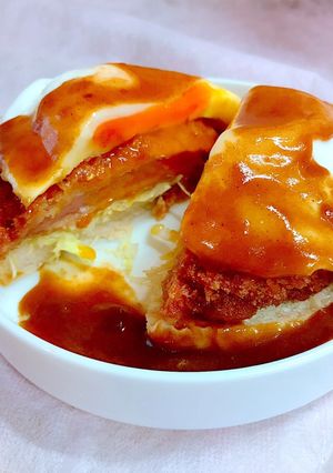 いつ食べるの？ハムカツカレーの卵のせ-レシピのメイン写真